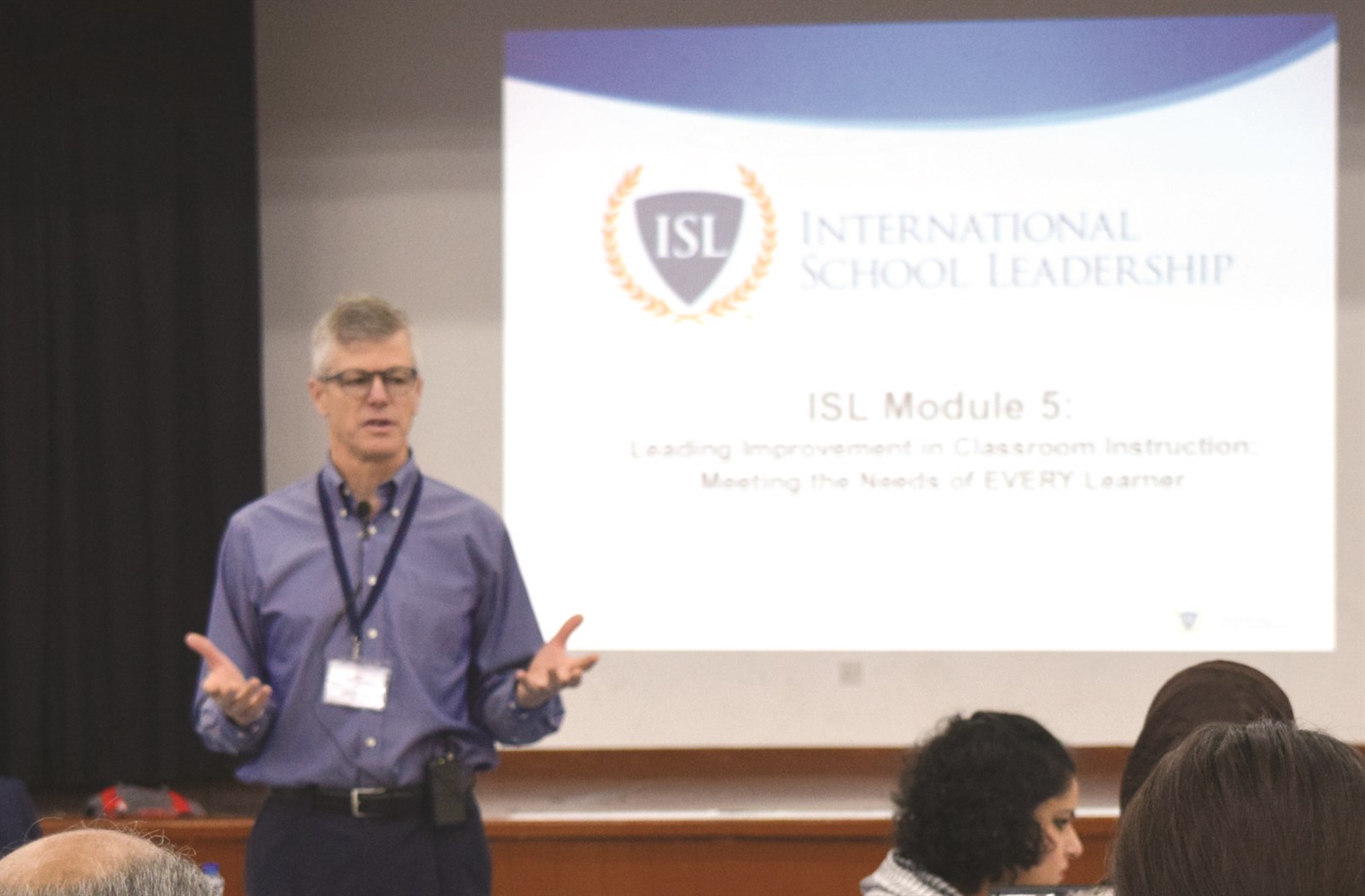 ستيفن ماكومب يحاضر