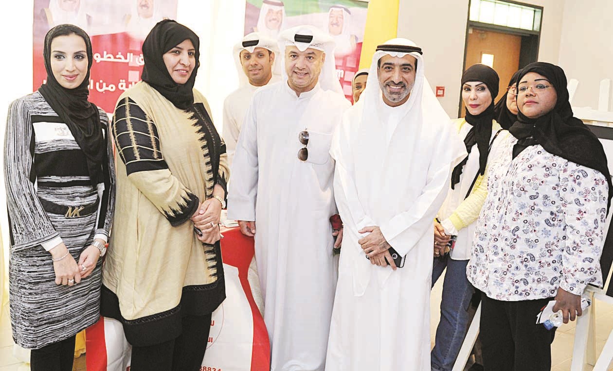 u0627u0644u0623u0646u0635u0627u0631u064a u0648u0627u0644u0639u0627u0632u0645u064a u0645u0639 u0645u0648u0638u0641u064a u062cu0646u0648u0628 u0627u0644u0635u0628u0627u062du064au0629b (u062au0635u0648u064au0631 u0633u0639u062f u0647u0646u062fu0627u0648u064a)