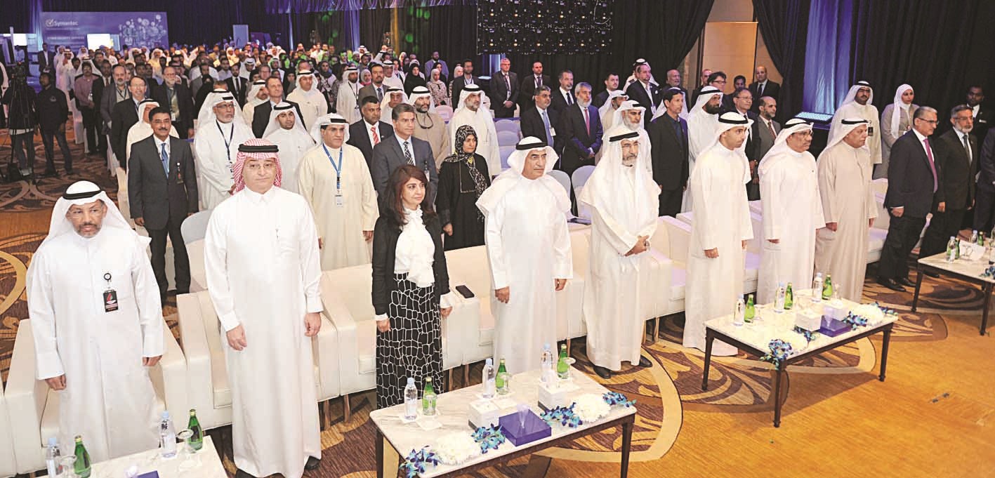 u0643u0628u0627u0631 u0627u0644u062du0636u0648u0631 u0641u064a u0627u0641u062au062au0627u062d u0627u0644u0645u0624u062au0645u0631     (u062au0635u0648u064au0631 u0633u0639u062f u0647u0646u062fu0627u0648u064a)