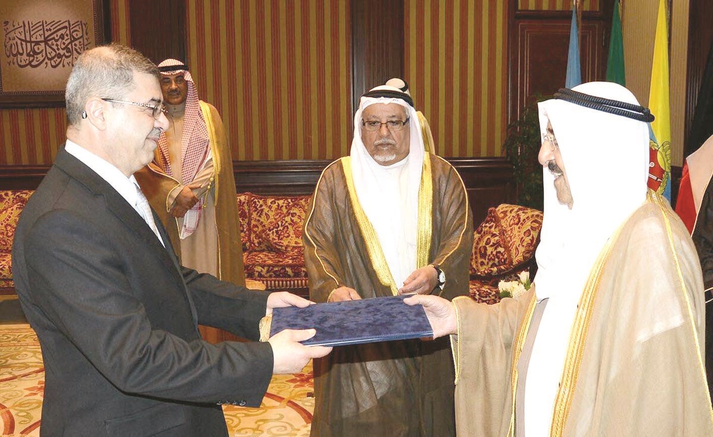 u0633u0645u0648 u0627u0644u0623u0645u064au0631 u0645u062au0633u0644u0645u0627u064b u0623u0648u0631u0627u0642 u0627u0639u062au0645u0627u062f u0627u0644u0647u0627u0634u0645u064a u0633u0641u064au0631u0627u064b u0644u0644u0639u0631u0627u0642