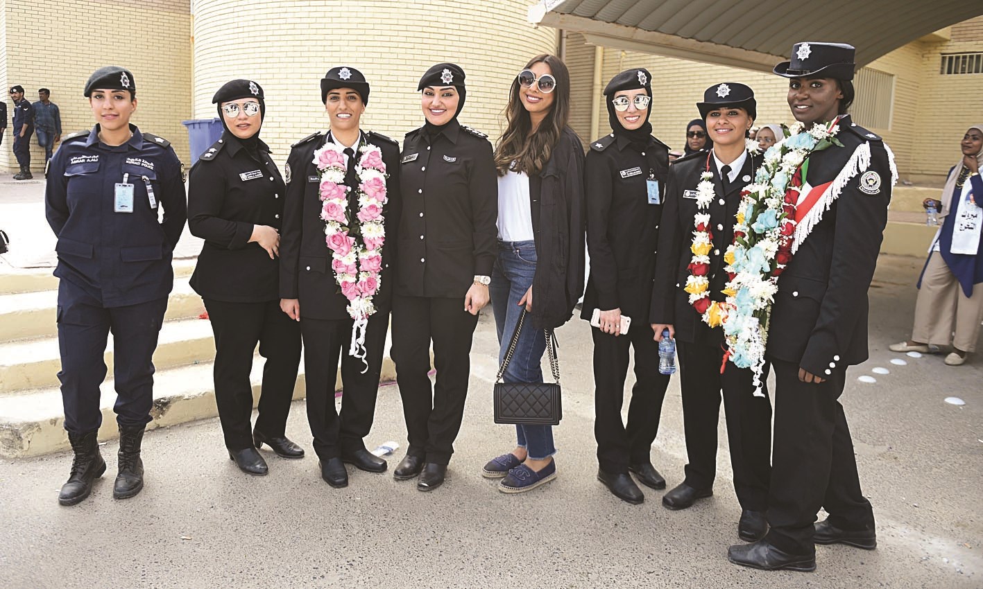 خريجّات ومهنّئات