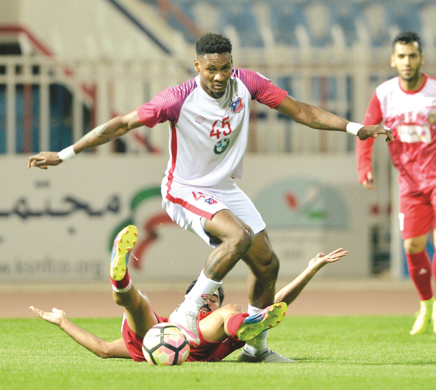 u0645u062du062au0631u0641 u00abu0627u0644u0643u0648u064au062au00bb u062cu0645u0639u0629 u0633u0639u064au062f u064au0633u062fu062f u0627u0644u0643u0631u0629b ( u0627u0644u0627u0632u0631u0642 u062fu0648u062a u0643u0648u0645)