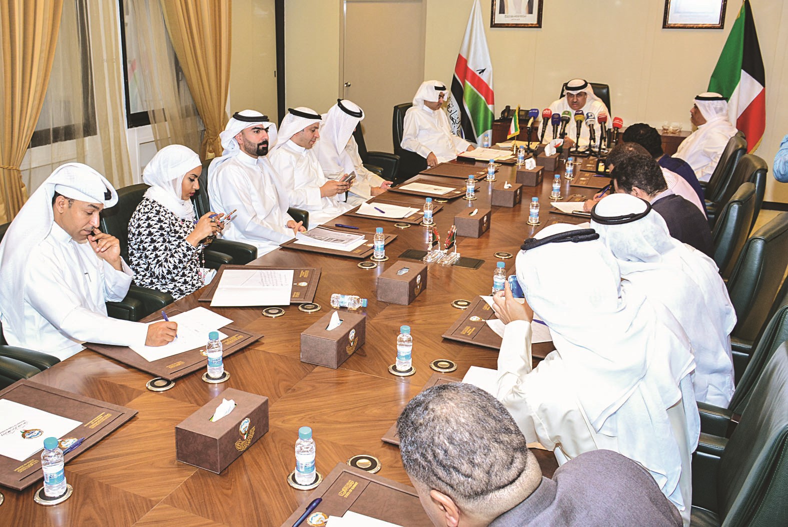 u0645u0633u0624u0648u0644u0648 u0627u0644u062cu0647u0627u062a u0627u0644u062du0643u0648u0645u064au0629 u0641u064a u0627u0644u0645u0624u062au0645u0631 u0627u0644u0635u062du0627u0641u064a