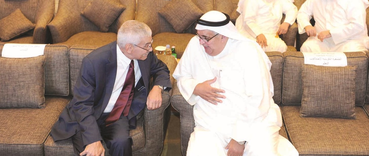 العيار وشهاب الدين في حديث جانبي