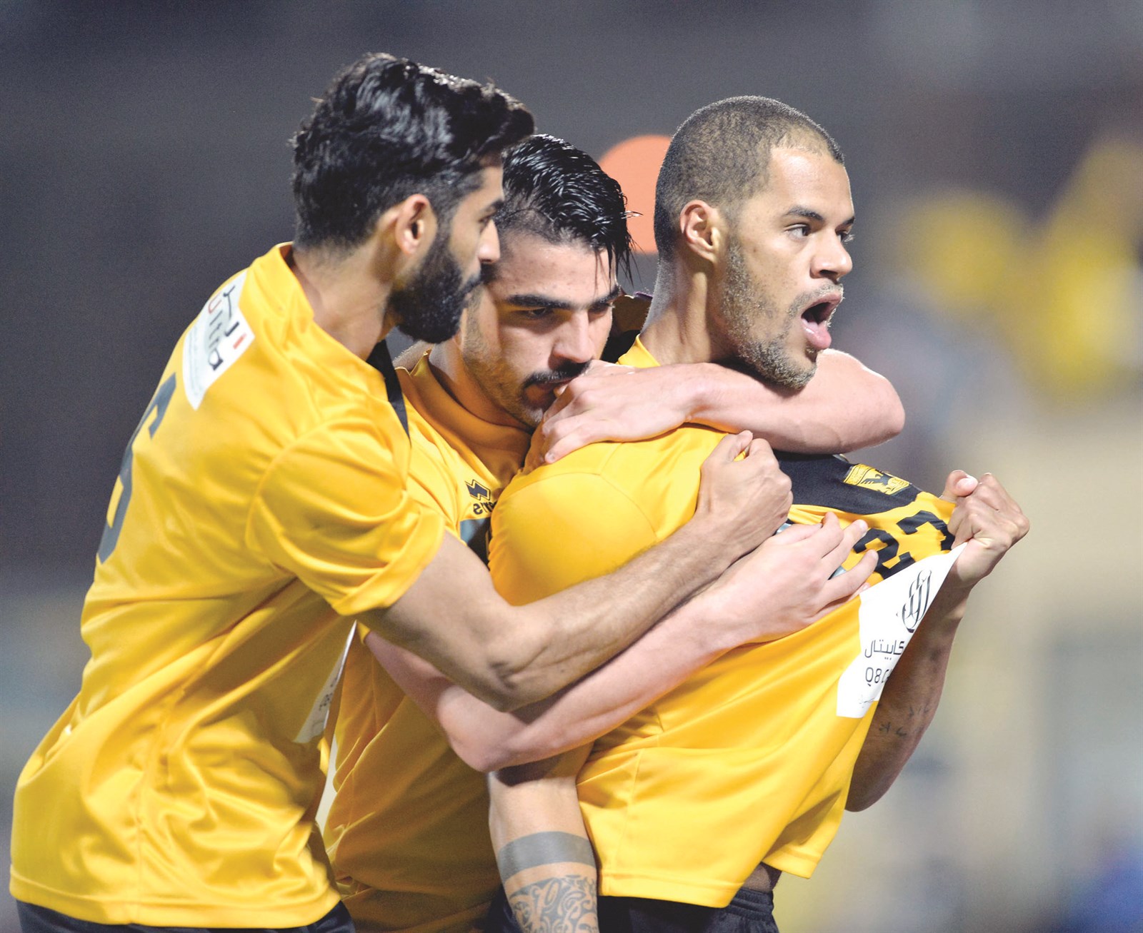 u0627u0644u0628u0631u0627u0632u064au0644u064a u062fu0627 u0633u064au0644u0641u0627 u064au062au0644u0642u0649 u0627u0644u062au0647u0646u0626u0629 u0645u0646 u0632u0645u0644u0627u0626u0647 u0628u0639u062f u0647u062fu0641u0647 u0627u0644u0623u0648u0644 u0641u064a u0645u0631u0645u0649 u0627u0644u0639u0631u0628u064a (u0627u0644u0623u0632u0631u0642 u062fu0648u062a u0643u0648u0645)