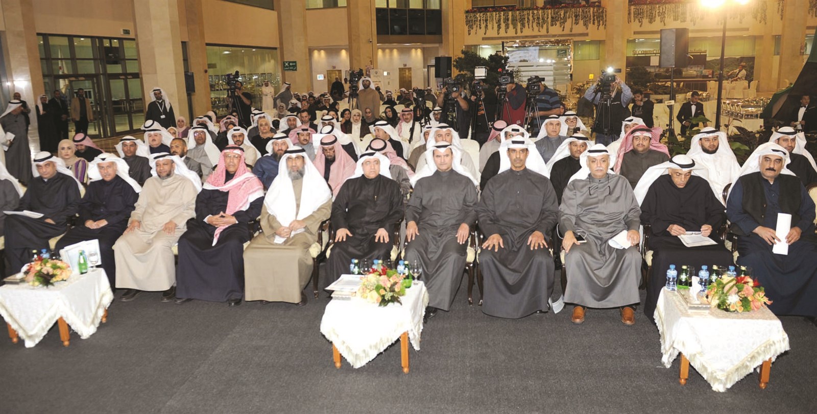 قياديو الوزارة في مقدم الحضور (تصوير سعود سالم)