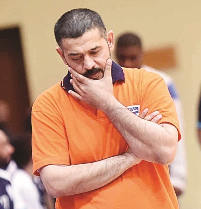 u0645u062fu0631u0628 u0643u0627u0638u0645u0629 u064au062du0633u0628 u0644u0644u0645u0628u0627u0631u0627u0629 u0623u0645u0627u0645 u00abu0627u0644u0639u0645u064au062fu00bb u0623u0644u0641 u062du0633u0627u0628