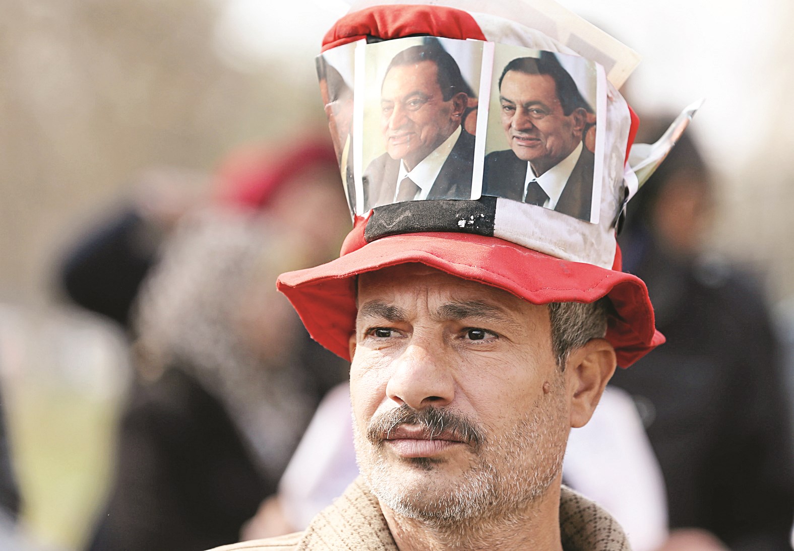 u0623u062du062f u0623u0646u0635u0627u0631 u0645u0628u0627u0631u0643 u064au0631u062au062fu064a u0642u0628u0639u0629 u062au062du0645u0644 u0635u0648u0631u0647 u062eu0644u0627u0644 u0627u062du062au0641u0627u0644u0627u062a u062au062du0631u064au0631 u0637u0627u0628u0627 u0623u0645u0627u0645 u0645u0633u062au0634u0641u0649 u0627u0644u0645u0639u0627u062fu064a u0627u0644u0639u0633u0643u0631u064a u0641u064a u0627u0644u0642u0627u0647u0631u0629  (u0631u0648u064au062au0631u0632)