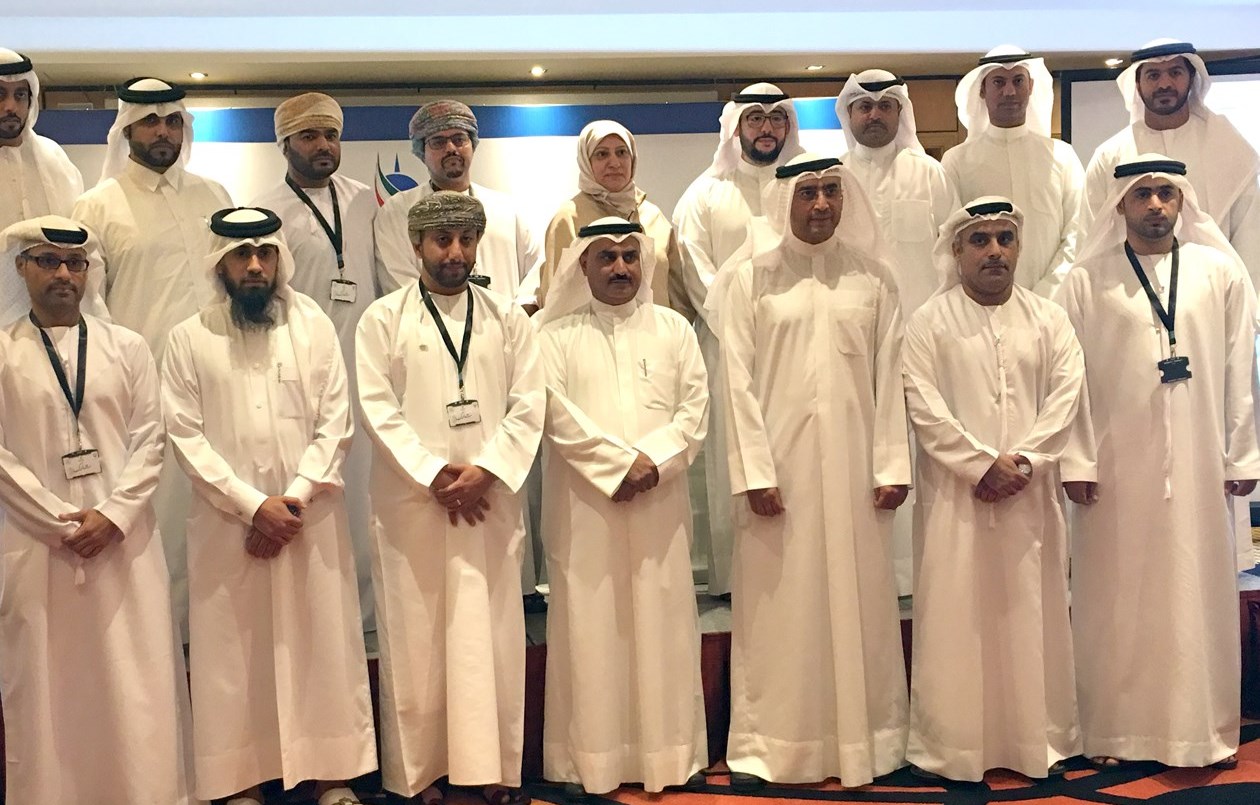 الخبراء المشاركون في الاجتماع