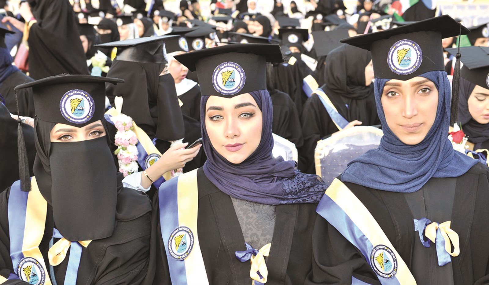 نظرات ثقة وأمل