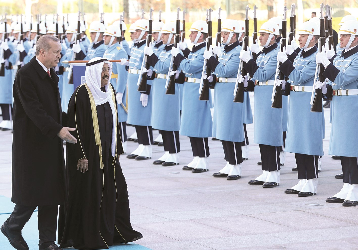 u0627u0644u0623u0645u064au0631 u0648u0623u0631u062fu0648u063au0627u0646 u064au0633u062au0639u0631u0636u0627u0646 u062du0631u0633 u0627u0644u0634u0631u0641 (u0627u0641 u0628)