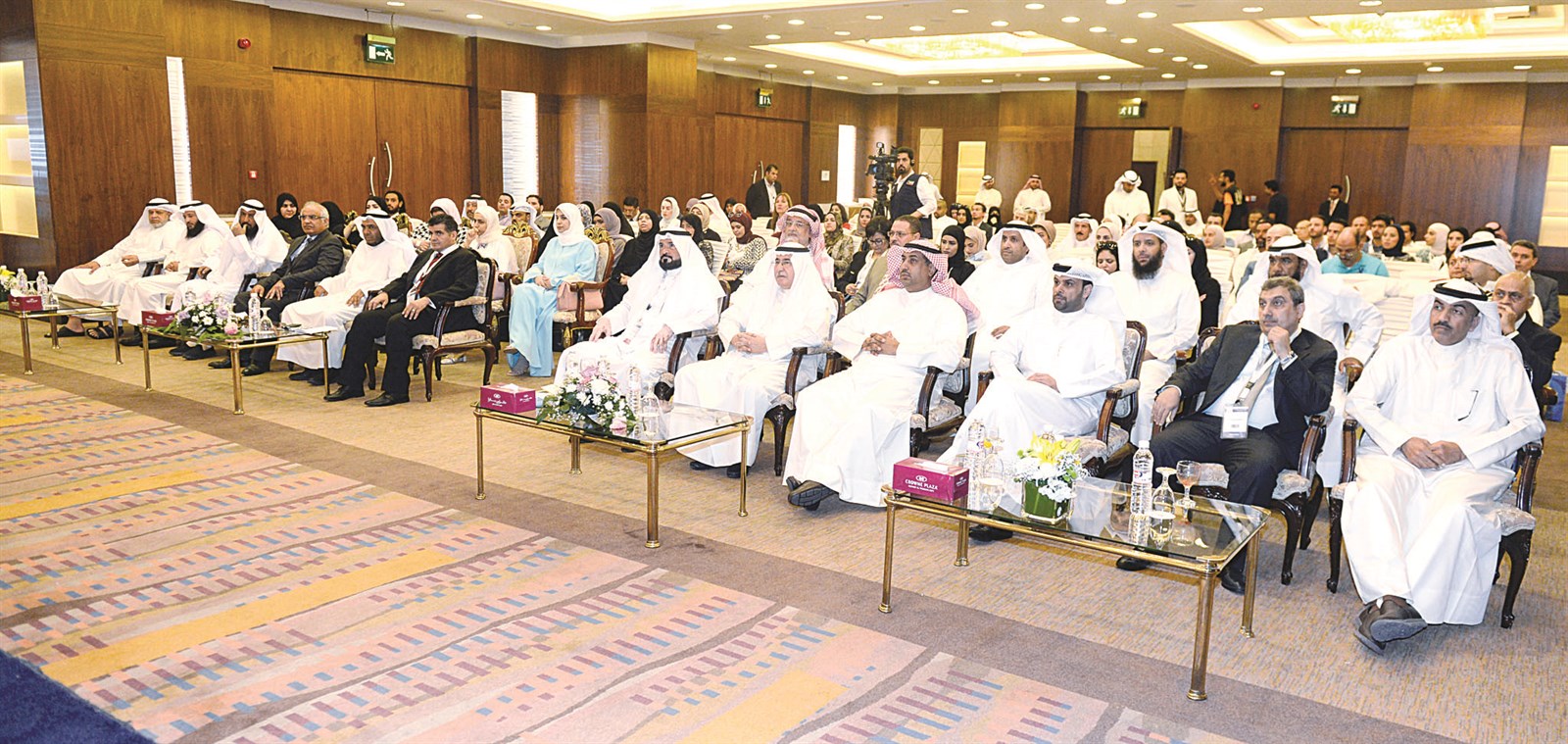 u0627u0644u0641u0648u0632u0627u0646 u0648u0627u0644u0639u062au064au0628u064a u0648u0627u0644u0632u0639u0628u064a u0641u064a u0645u0642u062fu0645 u0627u0644u062du0636u0648u0631 (u062au0635u0648u064au0631 u0632u0643u0631u064au0627 u0639u0637u064au0629)