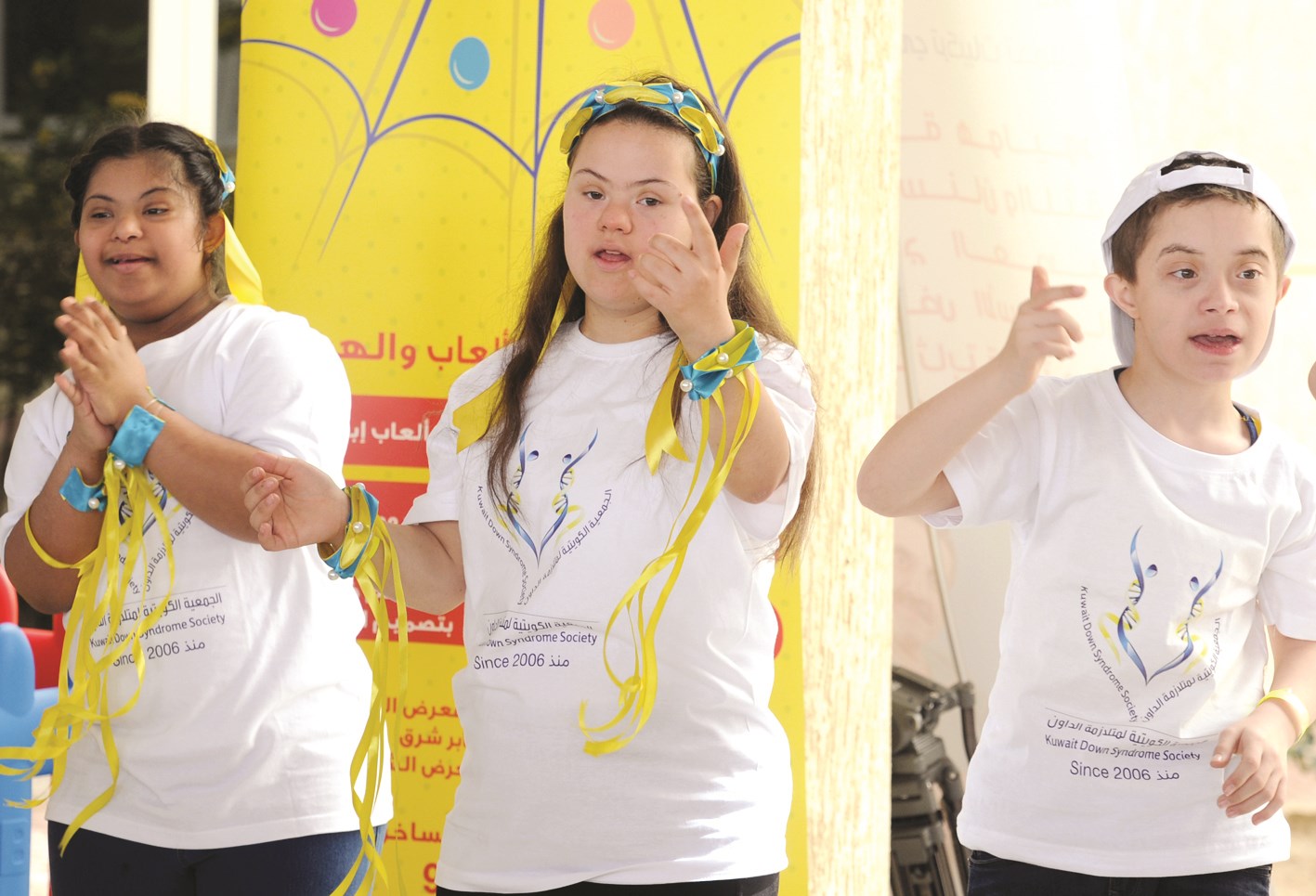 أطفال يؤدون أغنية في الحفل                     (تصوير سعود سالم)