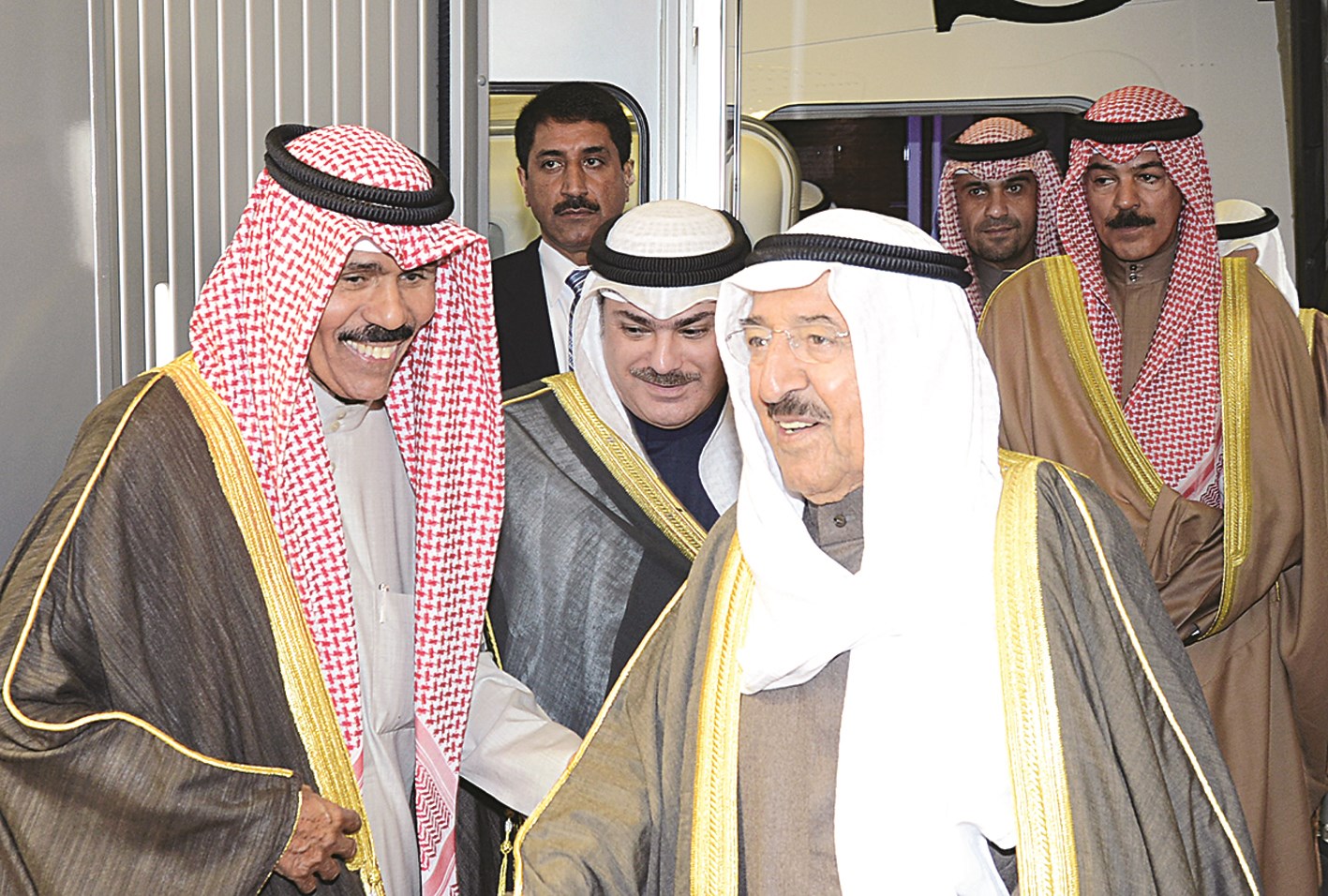 سمو الأمير لدى عودته إلى الوطن وفي استقباله سمو ولي العهد