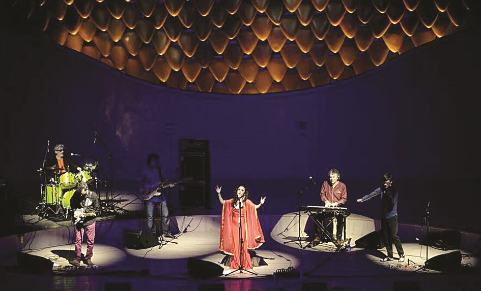 u0634u0647u0631u0632u0627u062f u0648u00abu0644u0627u0641u064au0648u0646 u0631u0648u0632u00bb u062eu0644u0627u0644 u0627u0644u0623u0645u0633u064au0629