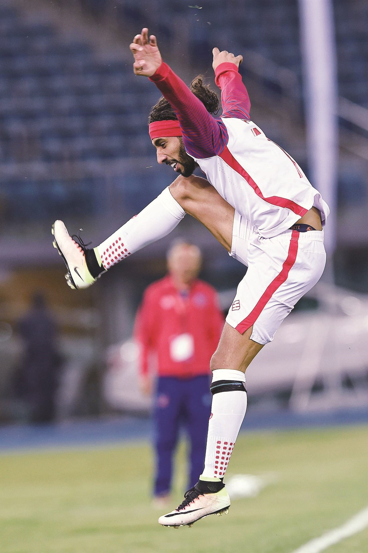 u0641u0647u062f u0627u0644u0639u0646u0632u064a u0646u062cu0645 u0641u0631u064au0642 u0627u0644u0643u0648u064au062a  (u062au0635u0648u064au0631 u062cu0627u0633u0645 u0628u0627u0631u0648u0646)