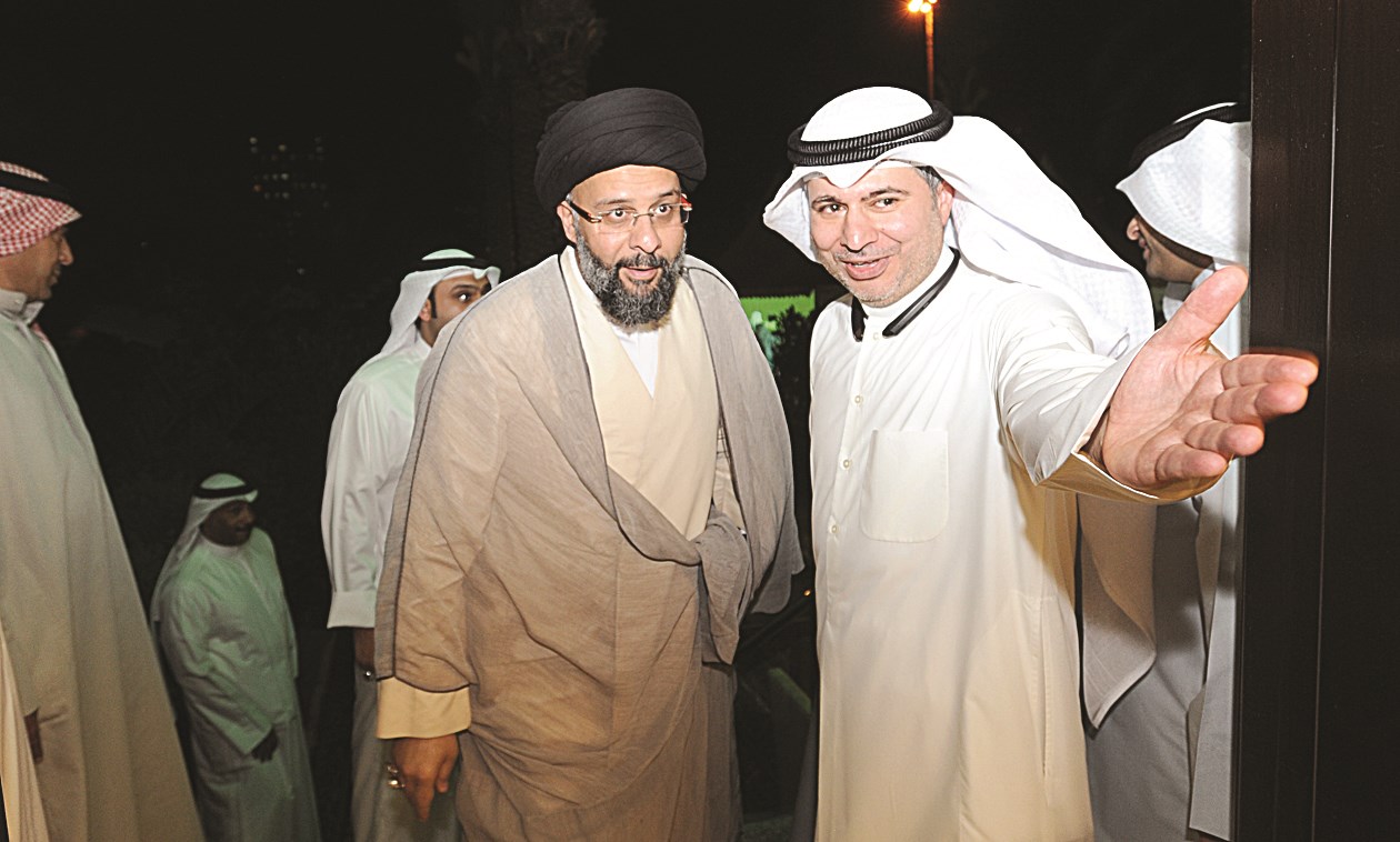 القلاف لدى وصوله ديوان الخضاري للتهنئة