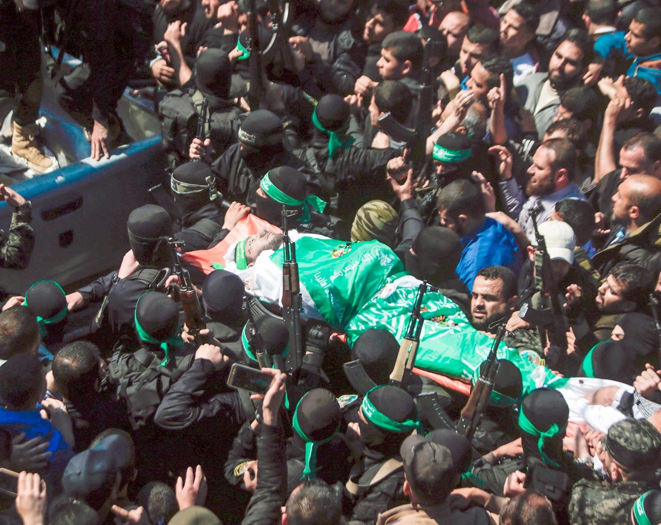 u0627u0644u0622u0644u0627u0641 u064au0634u064au0639u0648u0646 u0627u0644u0642u064au0627u062fu064a u0641u064a u00abu062du0645u0627u0633u00bb u0645u0627u0632u0646 u0641u0642u0647u0627u0621 u0641u064a u063au0632u0629. u0648u0641u064a u0627u0644u0625u0637u0627u0631 u0635u0648u0631u0629 u0623u0631u0634u064au0641u064au0629 u0644u0647 (u0627 u0641 u0628)