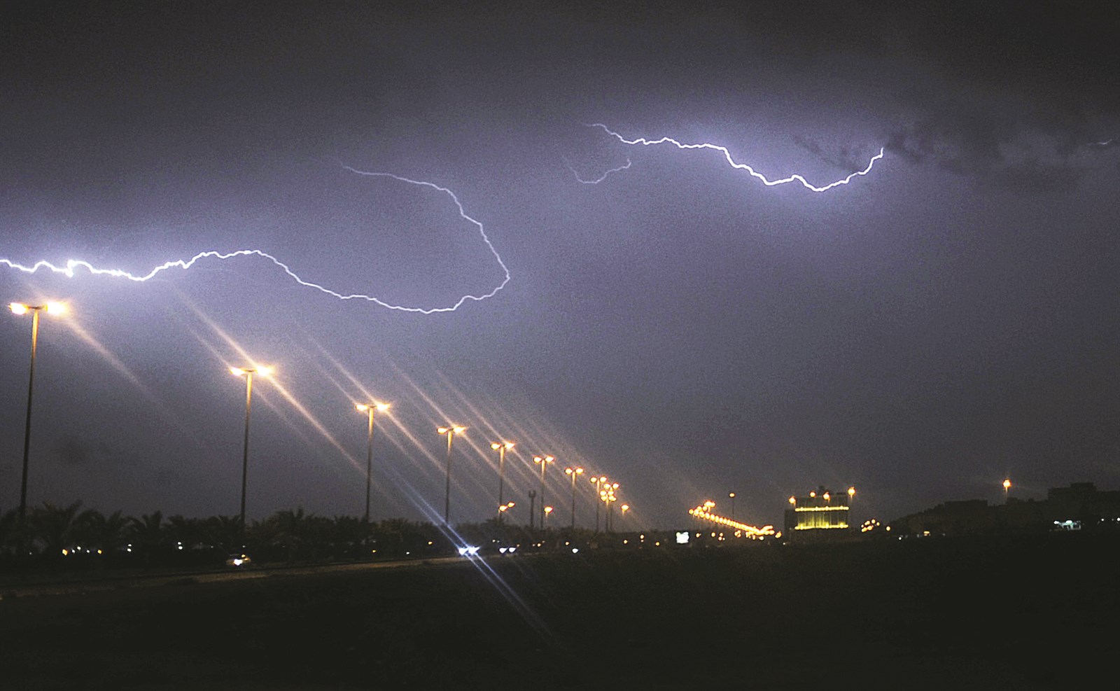 u0635u0648u0631u0629 u0631u0627u0626u0639u0629 u0644u0644u0628u0631u0648u0642 u0627u0644u062au064a u0632u064au0651u0646u062a u0633u0645u0627u0621 u0627u0644u0643u0648u064au062a b(u062au0635u0648u064au0631 u0633u0639u0648u062f u0633u0627u0644u0645)