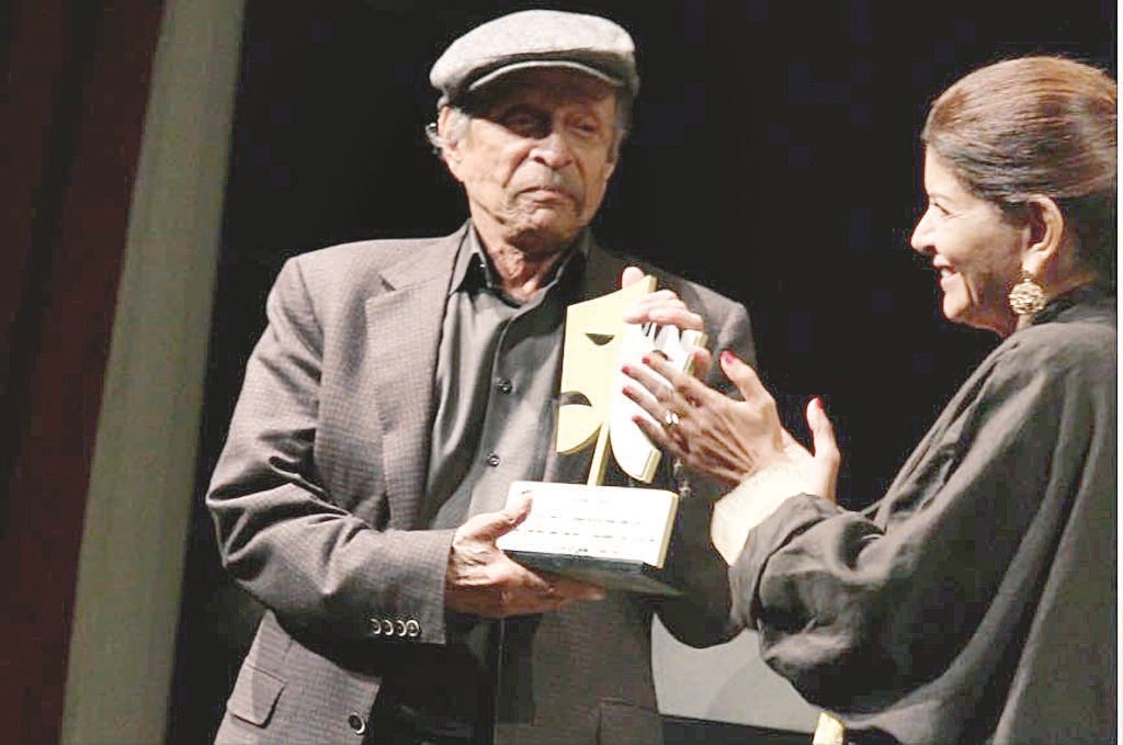 u0641u0627u0631u0639u0629 u0627u0644u0633u0642u0627u0641 u062au0643u0631u0651u0645 u0625u0633u0645u0627u0639u064au0644 u0641u0647u062f u0625u0633u0645u0627u0639u064au0644