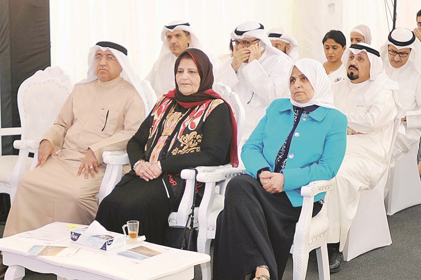 الدكتورة فايزة الخرافي متوسطة الصبيح وبوشهري (تصوير نور هنداوي)