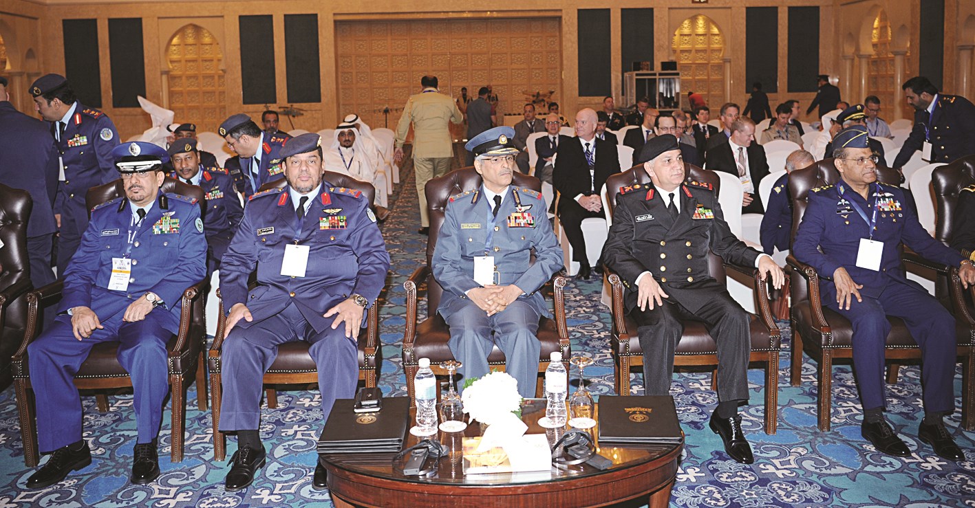 u0643u0628u0627u0631 u0627u0644u0642u0627u062fu0629 u0641u064a u062cu0644u0633u0627u062a u0627u0644u0645u0624u062au0645u0631 (u062au0635u0648u064au0631 u0637u0627u0631u0642 u0639u0632u0627u0644u062fu064au0646)