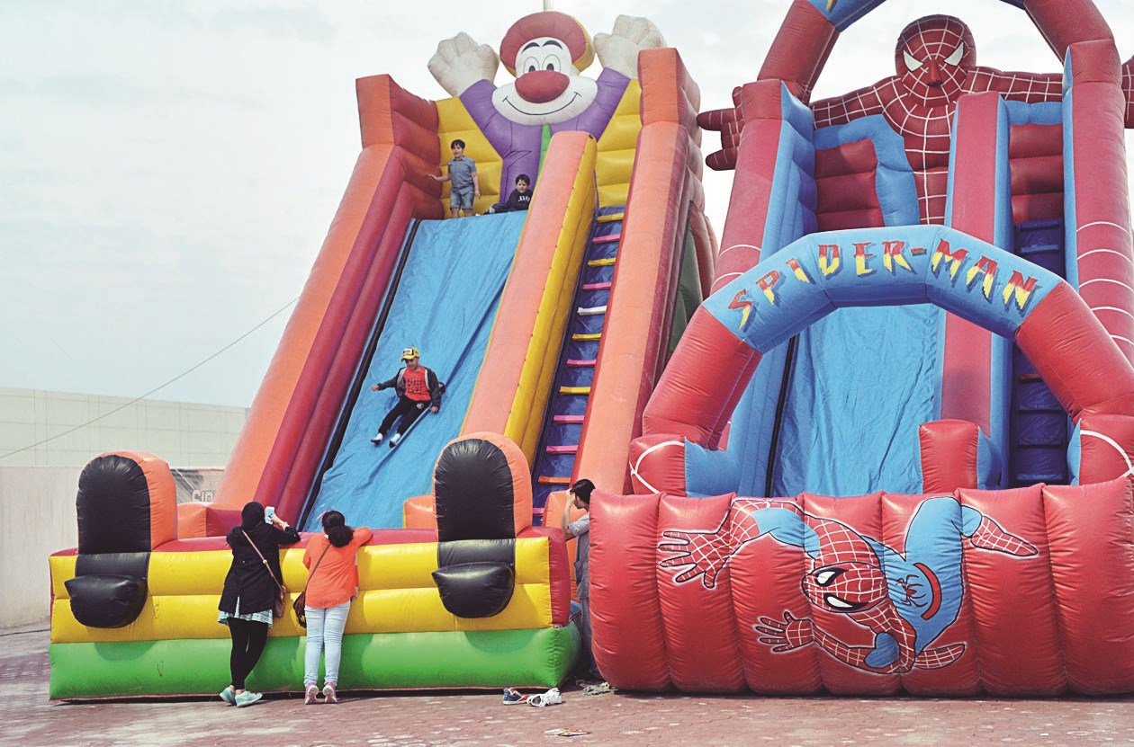 ألعاب الأطفال متوافرة