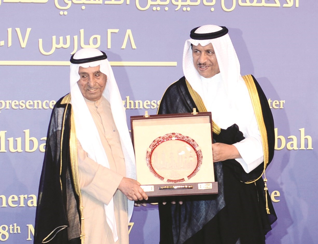 الشايع مكرّماً رئيس الوزراء