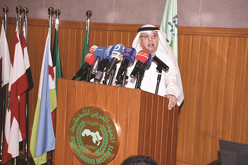 بدر مال الله يلقي كلمته