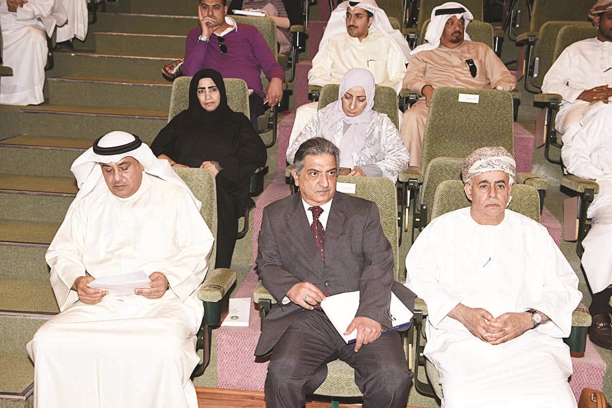 u062cu0627u0646u0628 u0645u0646 u0627u0644u062du0636u0648u0631