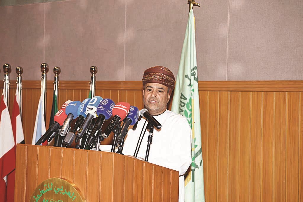 عامر الحجري متحدثاً