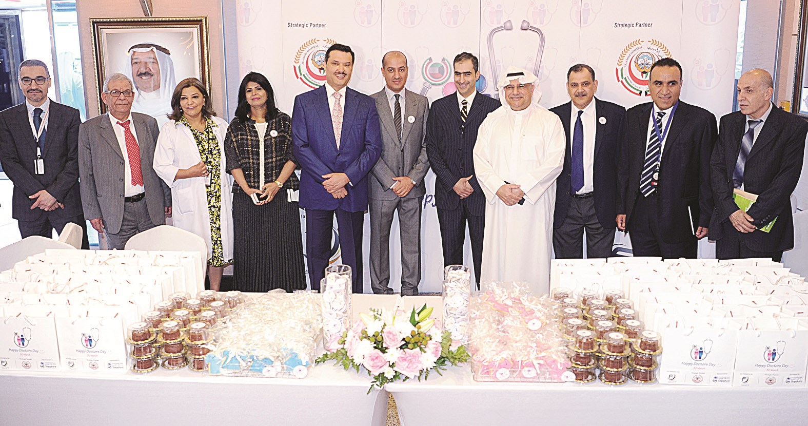 u0627u0644u0648u0632u064au0631 u0627u0644u062du0631u0628u064a u0645u062au0648u0633u0637u0627 u0627u0644u0639u0644u0646u062fu0627 u0648u0627u0644u0639u0633u0648u0645u064a u0648u0627u0644u0645u0634u0627u0631u0643u064au0646 u0641u064a u0627u0644u0627u062du062au0641u0627u0644 u0628u0627u0644u064au0648u0645 u0627u0644u0637u0628u064a (u062au0635u0648u064au0631 u0637u0627u0631u0642 u0639u0632u0627u0644u062fu064au0646)