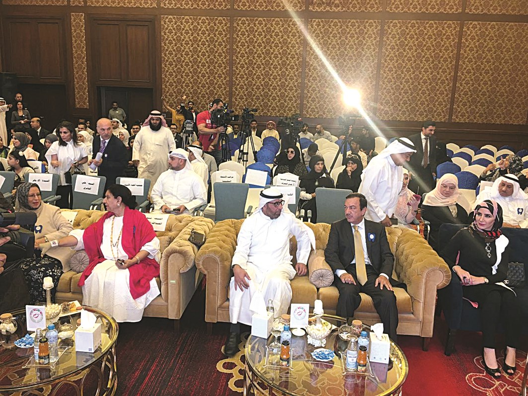 u0627u0644u062fu0648u064au0631u064a u0648u0627u0644u062du0636u0648u0631 u0644u062fu0649 u0627u0641u062au062au0627u062d u0627u0644u0645u0631u0643u0632