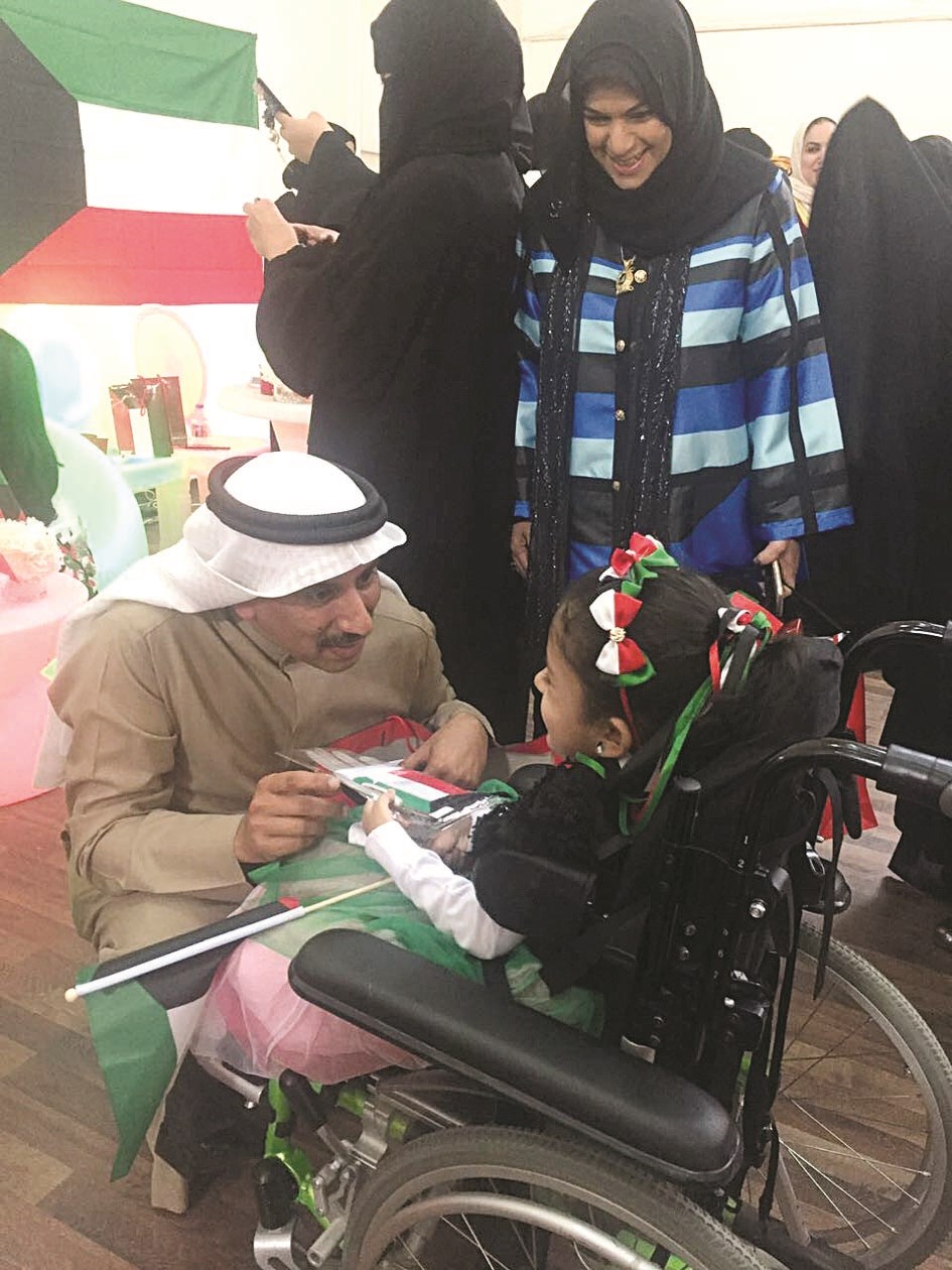 u0627u0644u0639u062cu0645u064a u064au062fu0627u0639u0628 u0637u0641u0644u0629 u0645u0646 u0630u0648u064a u0627u0644u0627u062du062au064au0627u062cu0627u062a u0627u0644u062eu0627u0635u0629 u062eu0644u0627u0644 u0627u0644u0627u062du062au0641u0627u0644