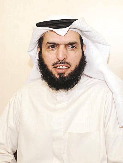 عادل الدمخي