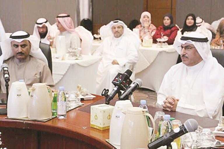 u0627u0644u0641u0627u0631u0633 u062eu0644u0627u0644 u062du0636u0648u0631u0647 u0625u0637u0644u0627u0642 u0627u0644u0641u0639u0627u0644u064au0629