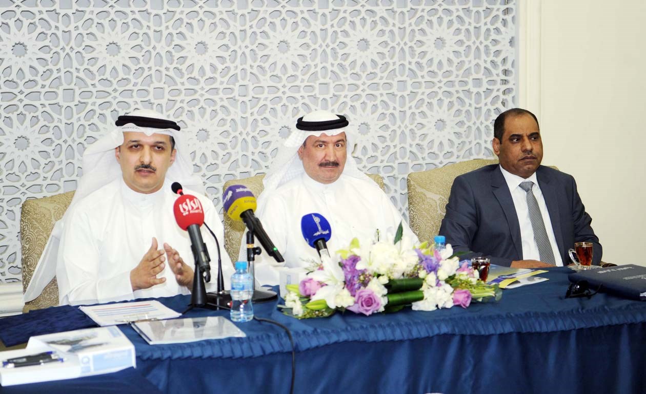 u0627u0644u0642u062fu064au0631u064a u0645u062au062du062fu062bu0627u064b u0641u064a u0627u0644u0645u0624u062au0645u0631 u0627u0644u0635u062du0627u0641u064a (u062au0635u0648u064au0631 u0637u0627u0631u0642 u0639u0632u0627u0644u062fu064au0646)