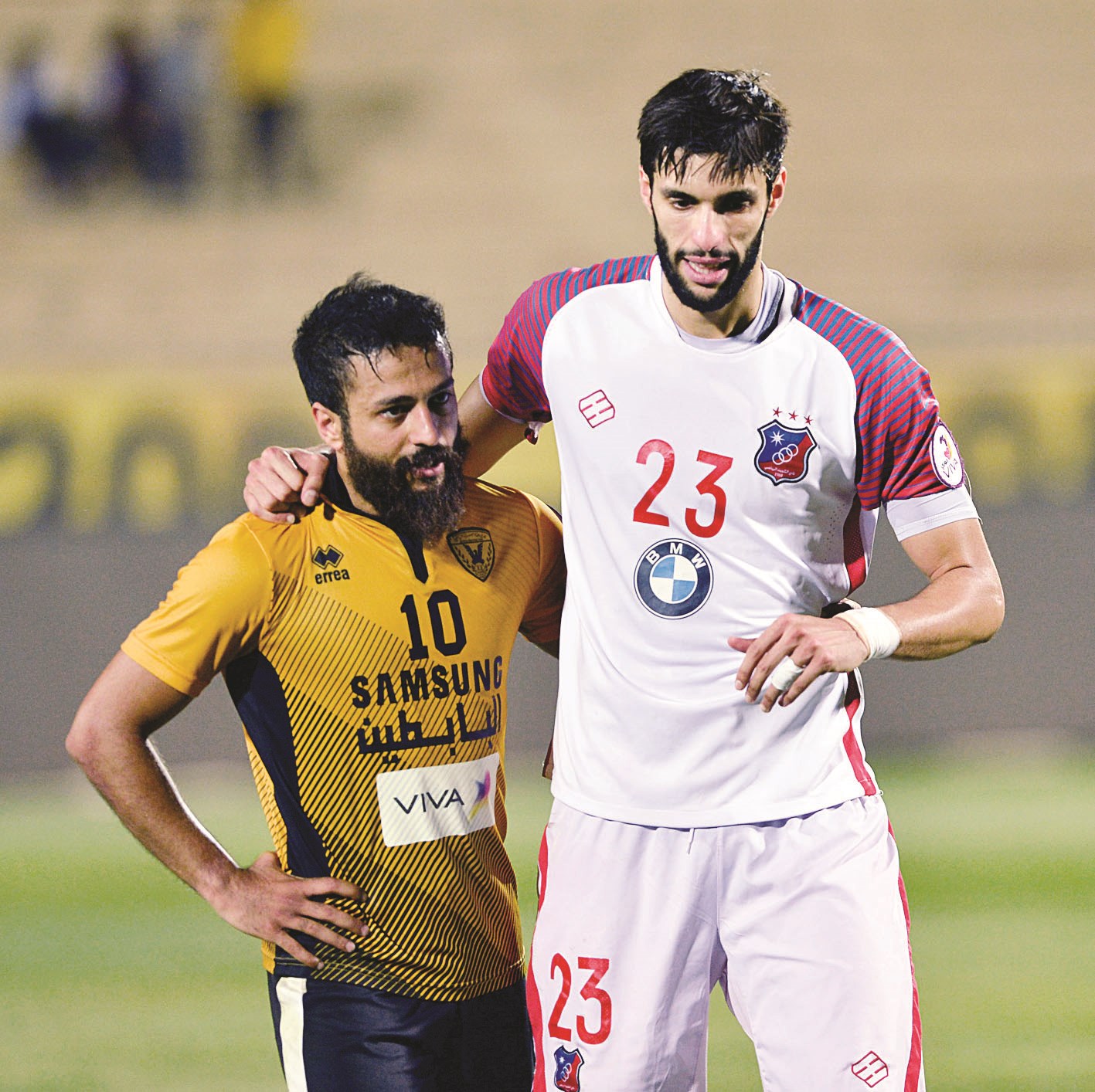 u00abu0627u0644u0643u0648u064au062au00bb u0648u0627u0644u0642u0627u062fu0633u064au0629 u062eu0631u062cu0627 u00abu062du0628u0627u064au0628u00bb u0645u0646 u0627u0644u0645u0648u0627u062cu0647u0629 (u0627u0644u0623u0632u0631u0642 u062fu0648u062a u0643u0648u0645)