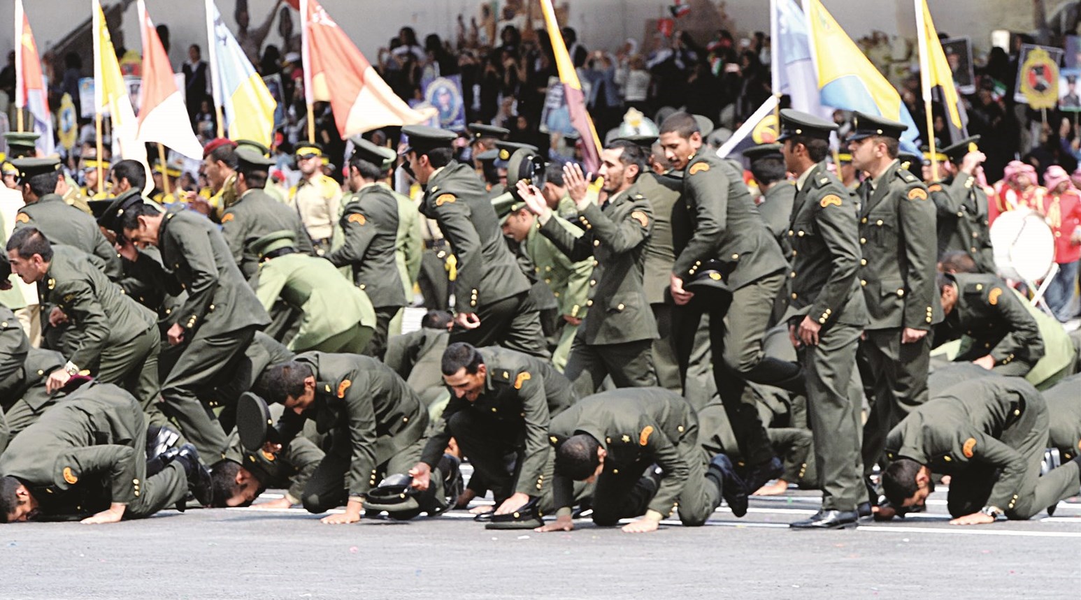 سجدة شكر بعد التخرج