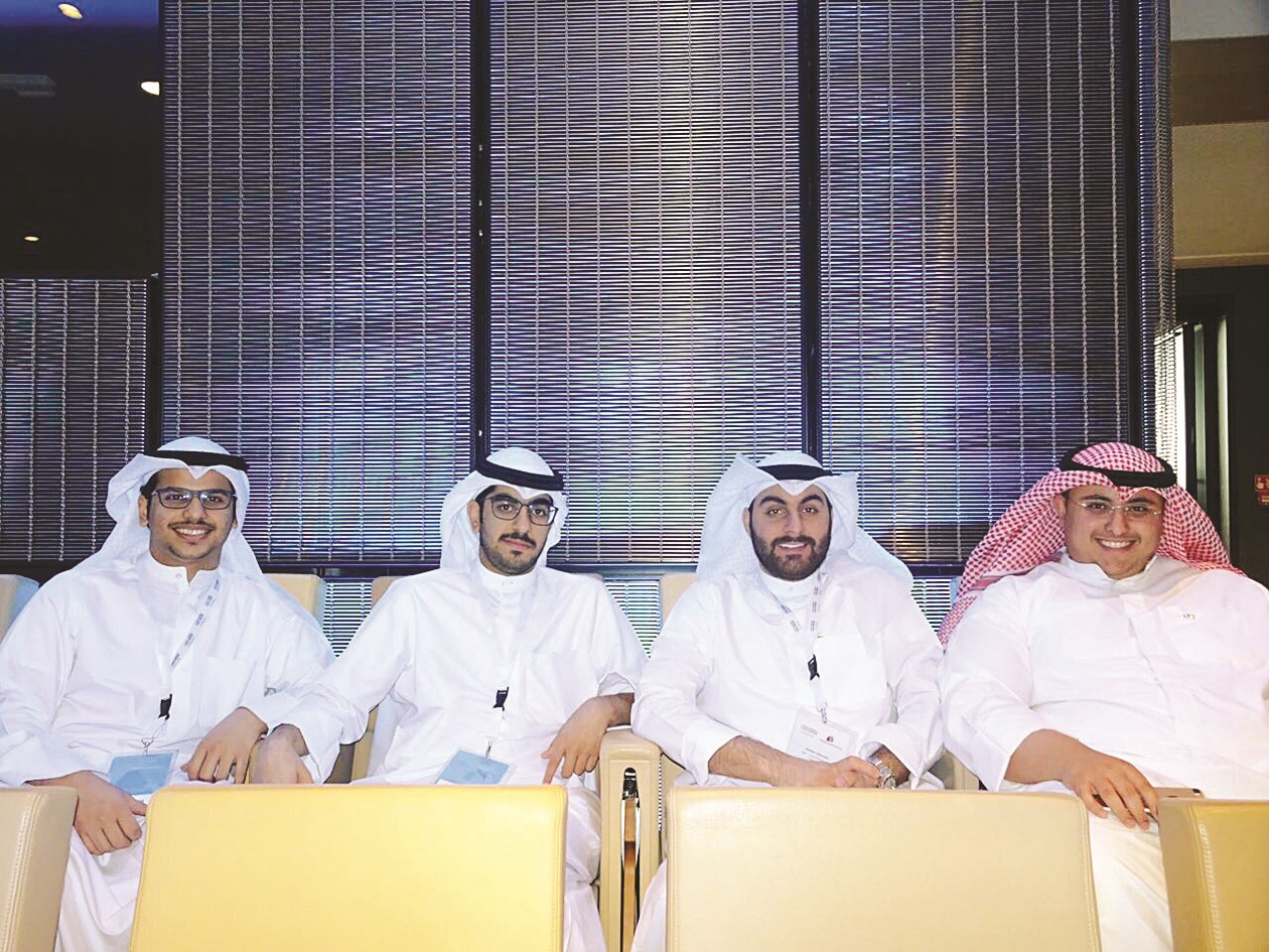 طلاب جامعة الكويت في إحدى المناظرات