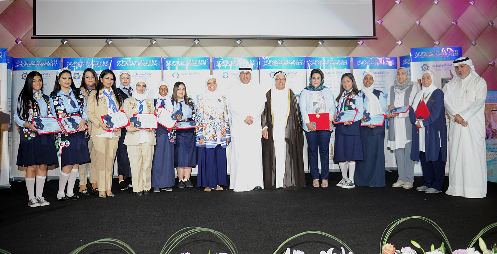 u0627u0644u0641u0627u0631u0633 u0648u0627u0644u0628u063au0644u064a u064au062au0648u0633u0637u0627u0646 u0627u0644u0641u0627u0626u0632u064au0646 u0648u0627u0644u0641u0627u0626u0632u0627u062a  (u062au0635u0648u064au0631 u0633u0639u0648u062f u0633u0627u0644u0645)