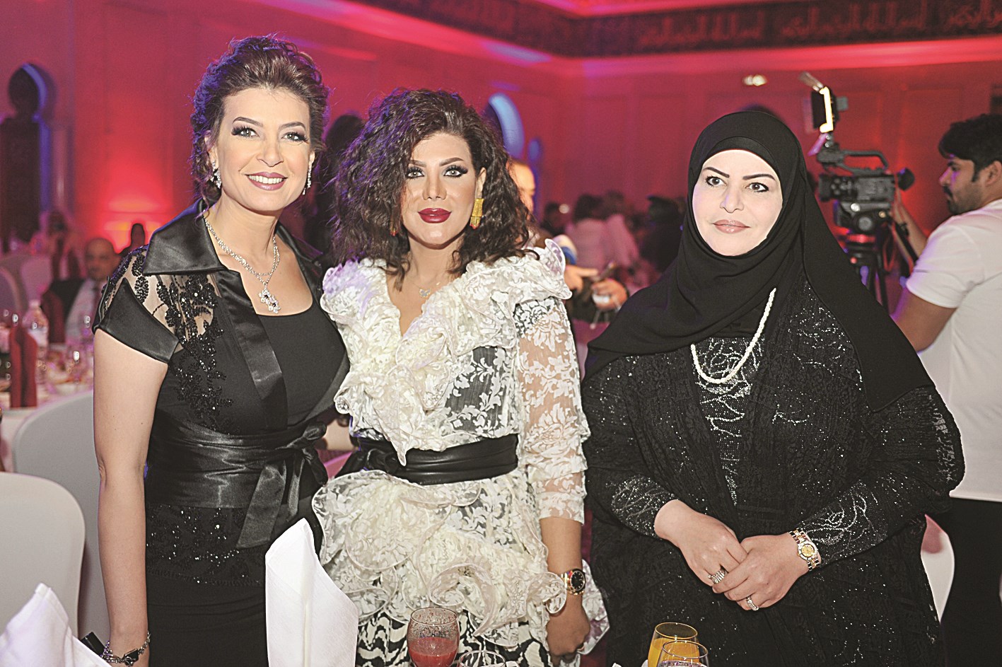 منال مع عبير الجندي وإلهام الفضالة