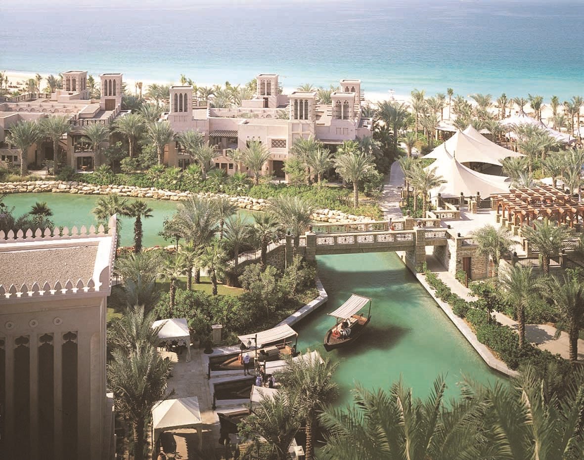 u00abu062cu0645u064au0631u0627 u062fu0627u0631 u0627u0644u0645u0635u064au0641u00bb u064au0633u062du0631 u0636u064au0648u0641u0647