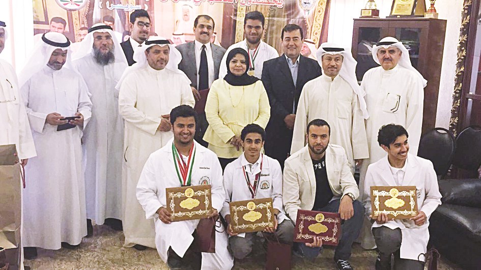 u0625u062fu0627u0631u0629 u0627u0644u0645u062fu0631u0633u0629 u0645u064fu0643u0631u0645u0629 u0637u0644u0627u0628u0647u0627 u0627u0644u0645u0645u064au0632u064au0646