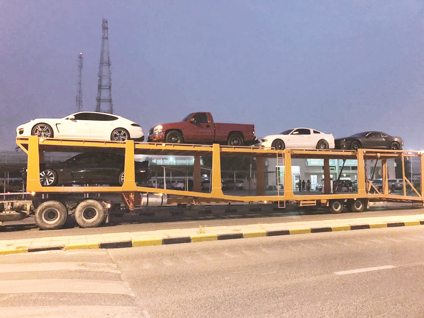 u0633u064au0627u0631u0627u062a u0645u062eu0627u0644u0641u0629 u0645u062du0645u0648u0644u0629 u0625u0644u0649 u0627u0644u062du062cu0632