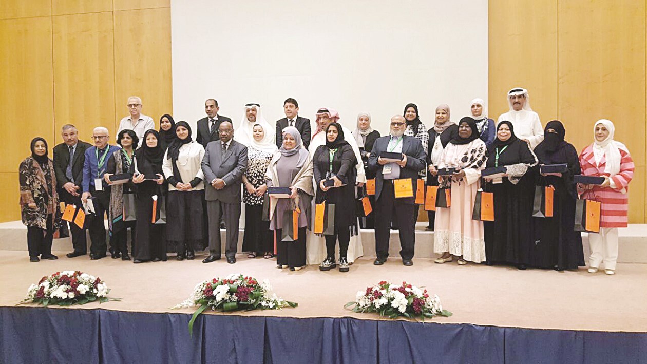 u0627u0644u0645u0634u0627u0631u0643u0648u0646 u0648u0627u0644u0645u0643u0631u0645u0648u0646 u0641u064a u0644u0642u0637u0629 u062cu0645u0627u0639u064au0629