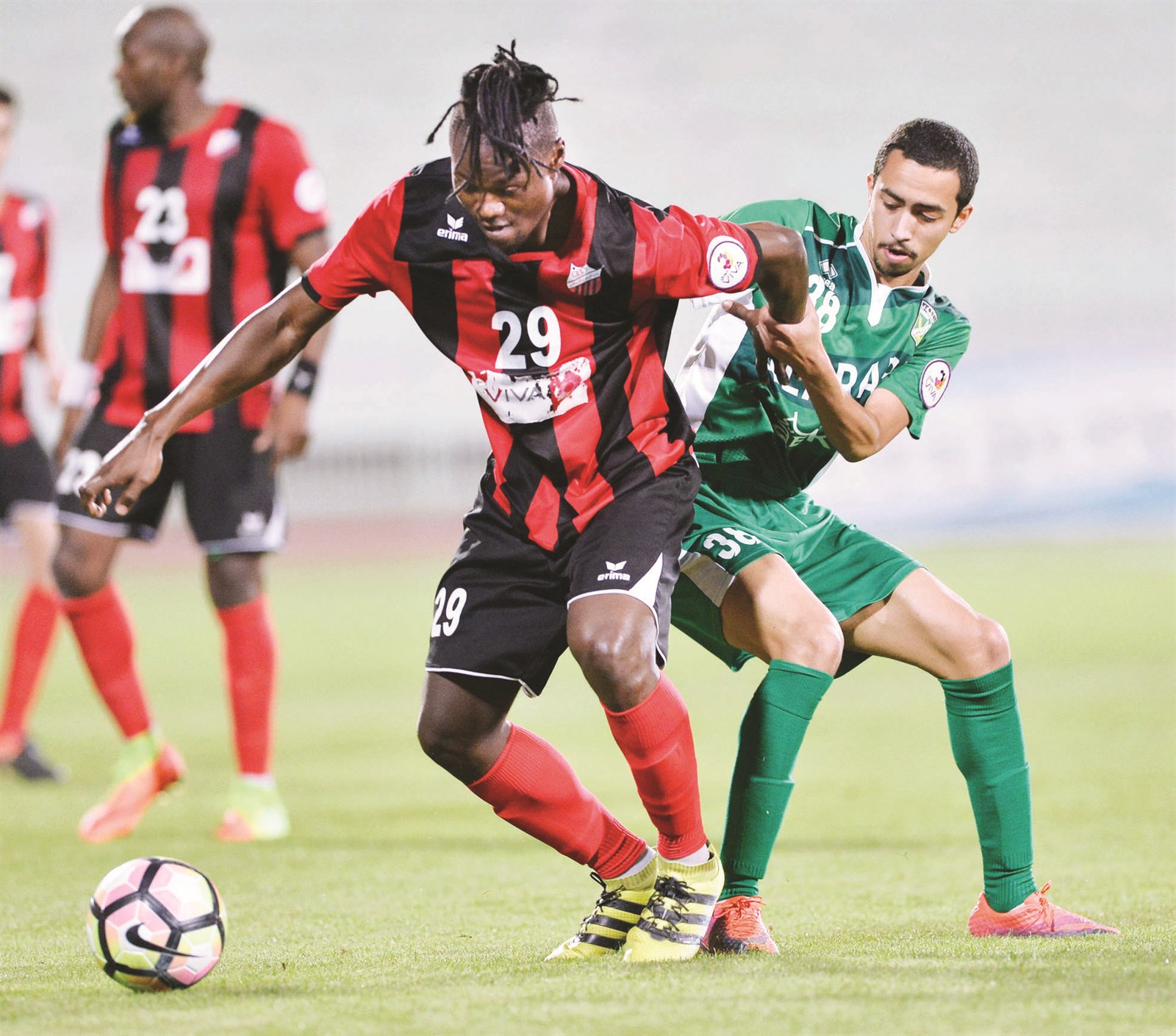 u0639u0628u062fu0627u0644u0644u0647 u0627u0644u0628u0644u0648u0634u064a u064au062du0627u0648u0644 u0642u0637u0639 u0627u0644u0643u0631u0629 u0645u0646 u0645u062du062au0631u0641 u062eu064au0637u0627u0646 u0643u064au0641u0646 u0633u0627u0644u0627u0645u0648u0646 (u0627u0644u0623u0632u0631u0642 u062fu0648u062a u0643u0648u0645)