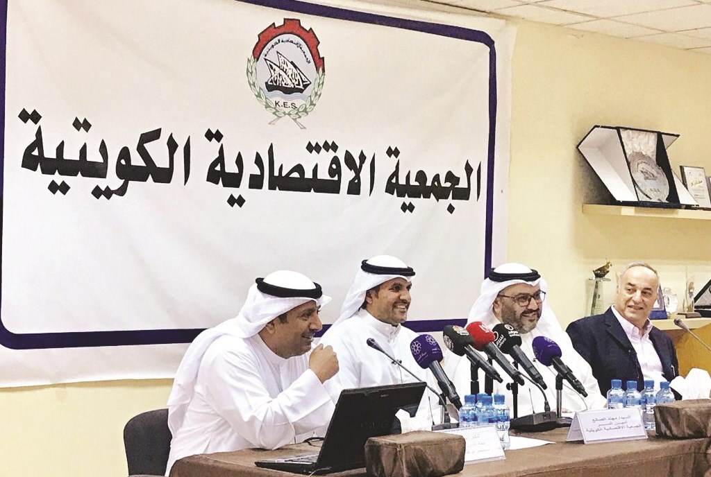 u0627u0644u0634u0631u064au0639u0627u0646 u0648u0627u0644u0635u0627u0646u0639 u064au062au0648u0633u0651u0637u0627u0646 u0627u0644u0645u0644u0627 u0648u0627u0644u0639u0648u0636u064a (u062au0635u0648u064au0631 u0623u0633u0639u062f u0639u0628u062fu0627u0644u0644u0647)