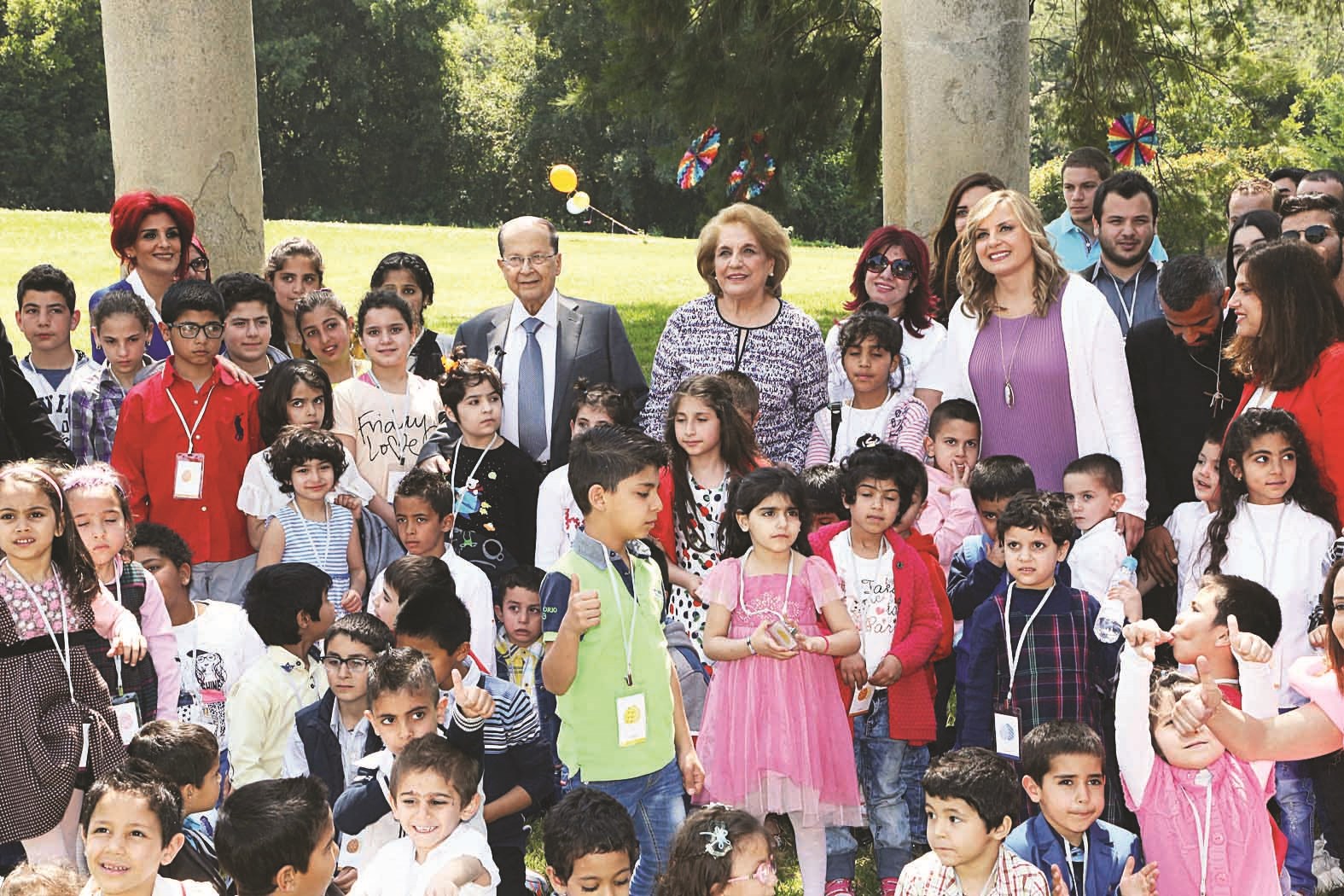 u0639u0648u0646 u0648u0623u0633u0631u062au0647 u0645u062du0627u0637u0648u0646 u0628u0627u0644u0623u0637u0641u0627u0644