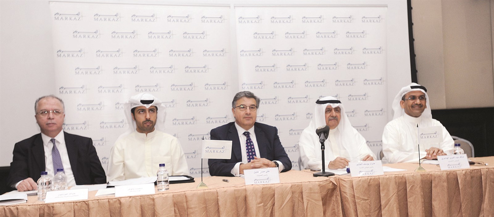 u0627u0644u063au0627u0646u0645 u0645u062au0631u0626u0633u0627u064b u0627u0644u0627u062cu062au0645u0627u0639 u0648u0625u0644u0649 u062cu0627u0646u0628u0647 u0645u0646u0627u0641 u0627u0644u0647u0627u062cu0631u064a (u064au0645u064au0646)     (u062au0635u0648u064au0631 u0643u0631u0645 u0630u064au0627u0628)